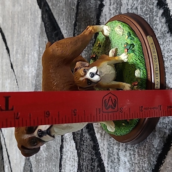 VINTAGE THE DANBURY MINT CHIP OFF THE OLD BLOCK BOXERS DOG FIGURINE - Picture 10 of 13